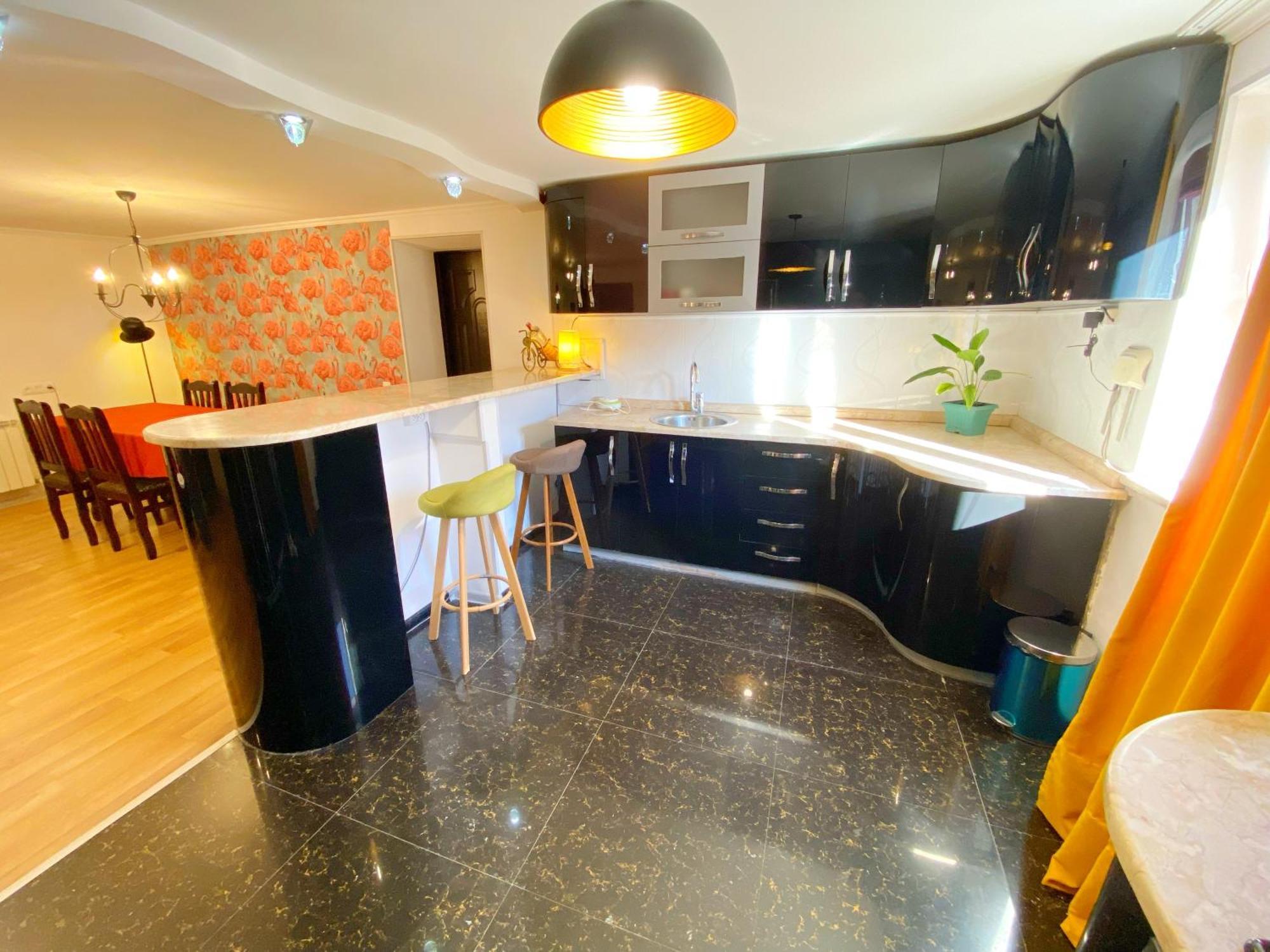 Hotel Orange Κουτάισι Εξωτερικό φωτογραφία