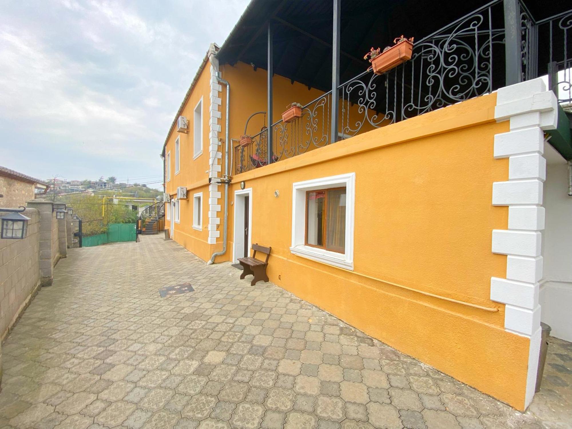 Hotel Orange Κουτάισι Εξωτερικό φωτογραφία